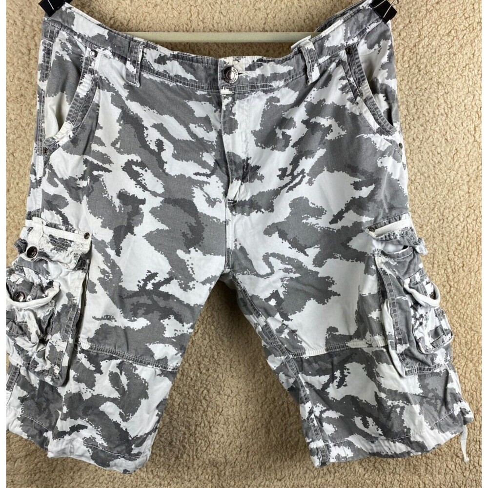 Rock Revolution  Mens Size 38 Gray & White 8 Pocket Cargo Shorts 100% Cotton